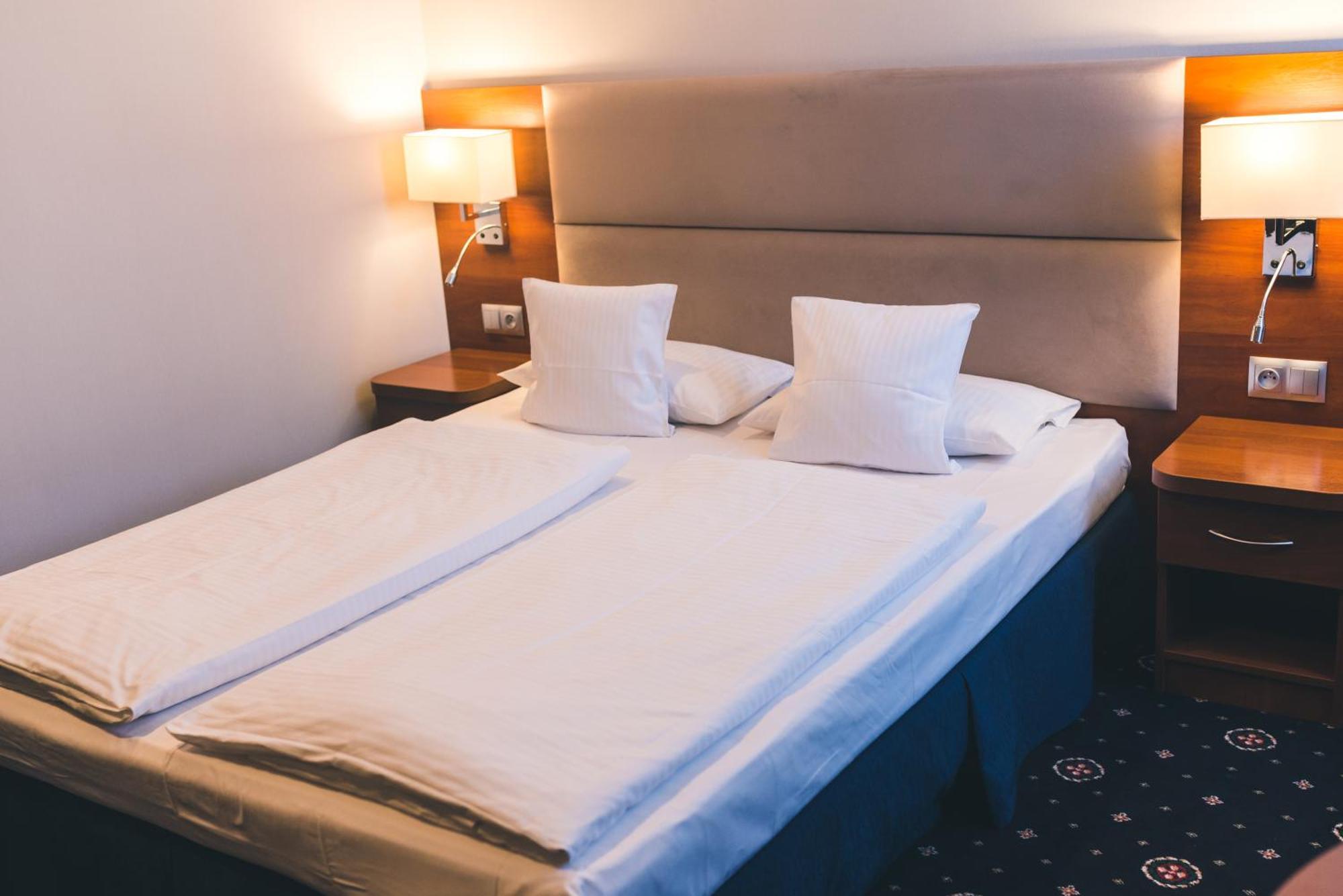 אינוואלד Parkhotel Lyson מראה חיצוני תמונה